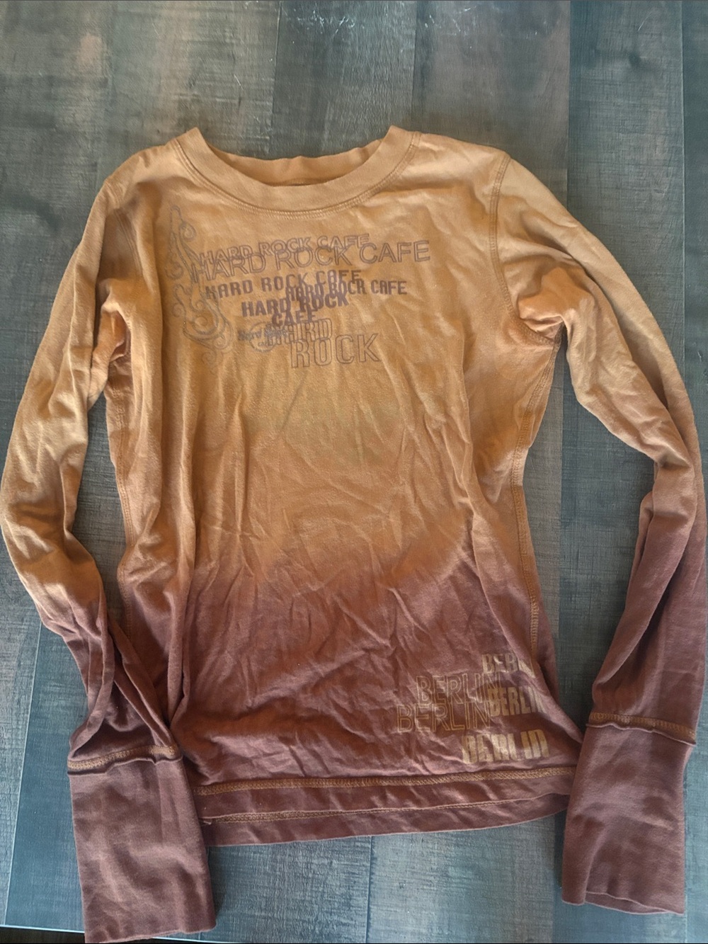 Vintage Hard Rock Cafe Yellow to Brown Ombre Long Sleeve Tee BERLIN Size Small